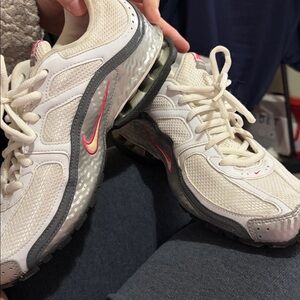 Nike Relax Run White Metallic Silver Women’s Sneaker Size 9